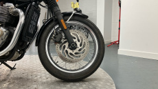 Triumph Bonneville T120 Jet Black